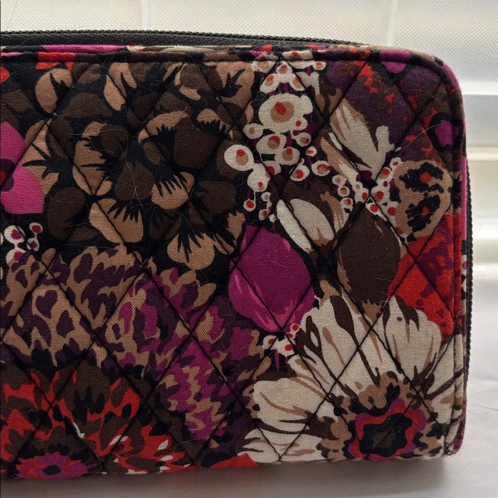 🟡 Brand New Vera Bradley Accordion Wallet, Rosewood Pattern, Multicolored - Picture 5 of 7